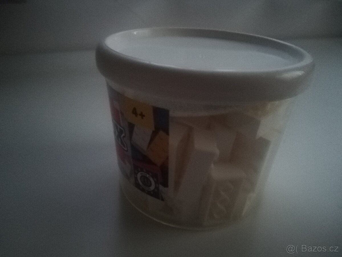 KOSTKY TYPU LEGO