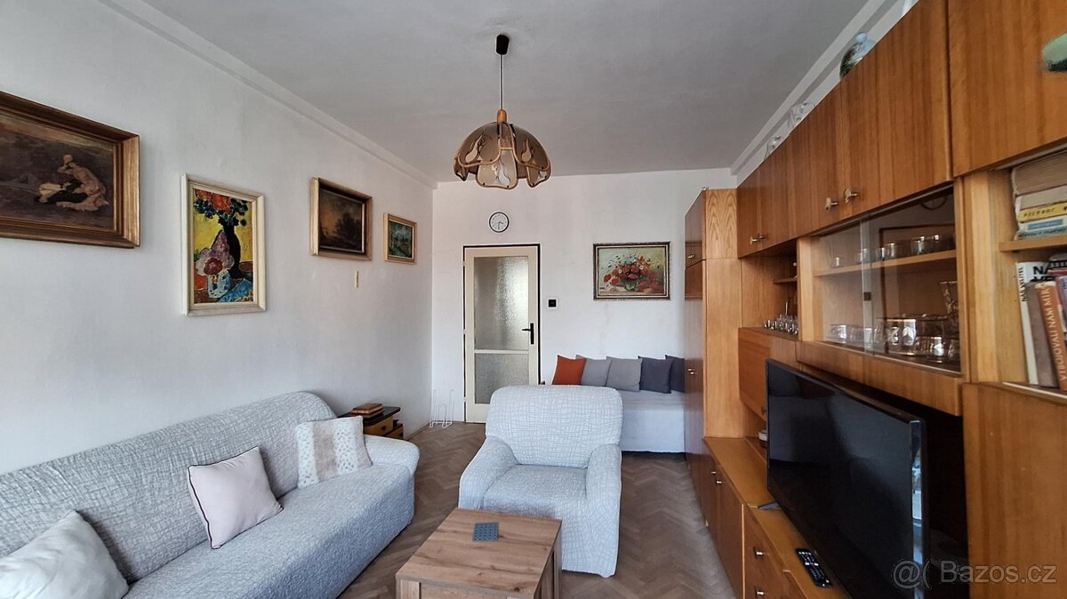 Byt 2+1, 66 m2,  Benešovo nám., Pardubice