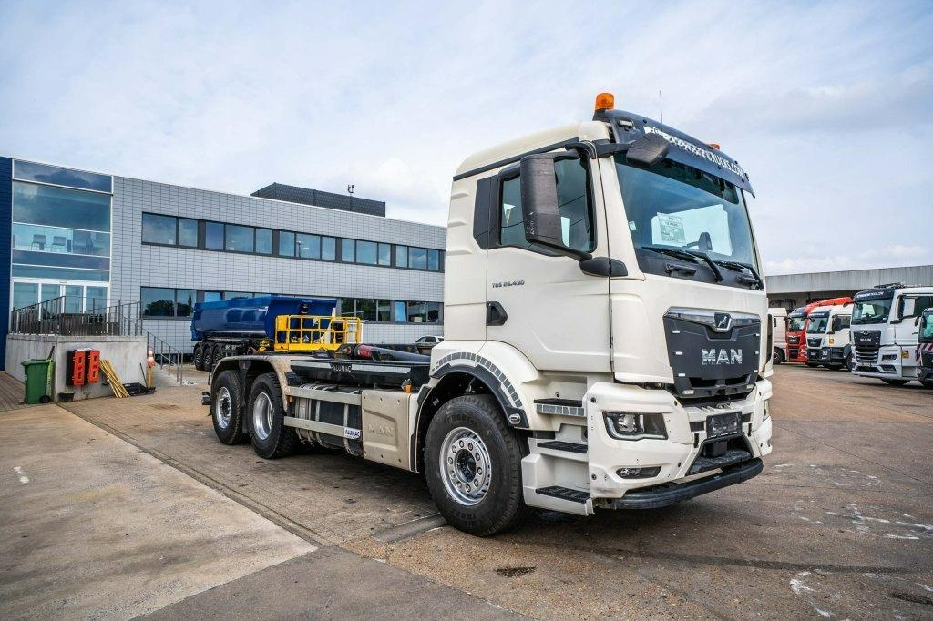 MAN TGS 26.430 6x2 / Nosič kontejenrů Hiab / 227tkm