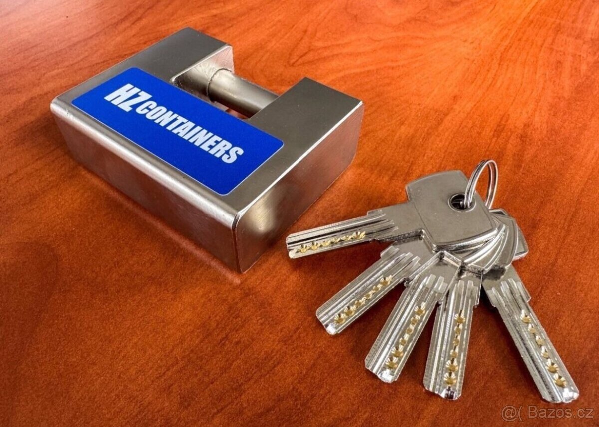 Visací zámek na lodní kontejner