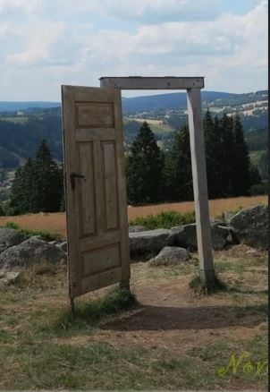 Koupím kamenná ostění