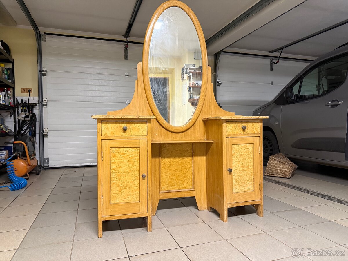 Prodám starožitný nábytek