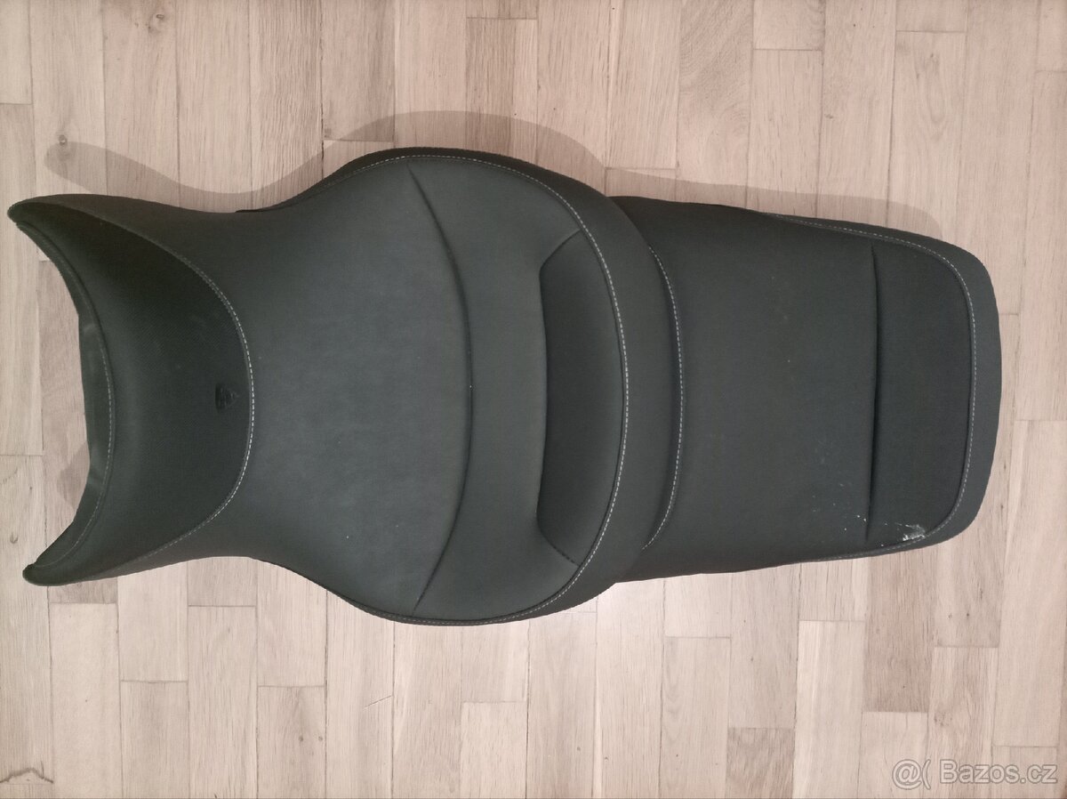 BMW r1150rt sedlo DDT Custom