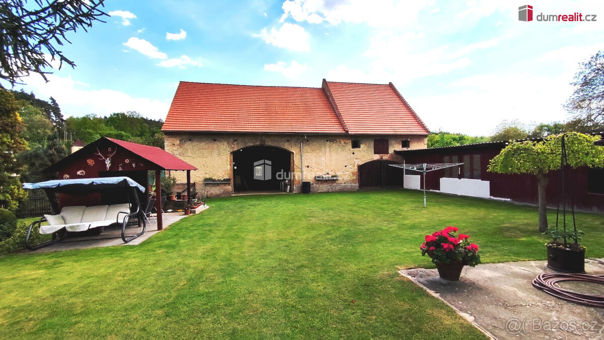 Vesnická usedlost - statek ve výborném stavu 281/3071 m2