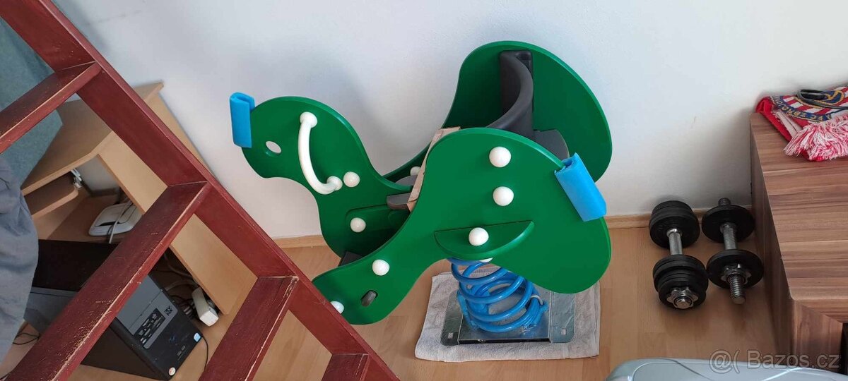 Dětská pružinová houpačka