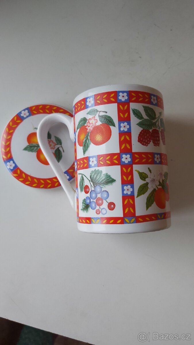 Hrnek na čaj se sítkem za