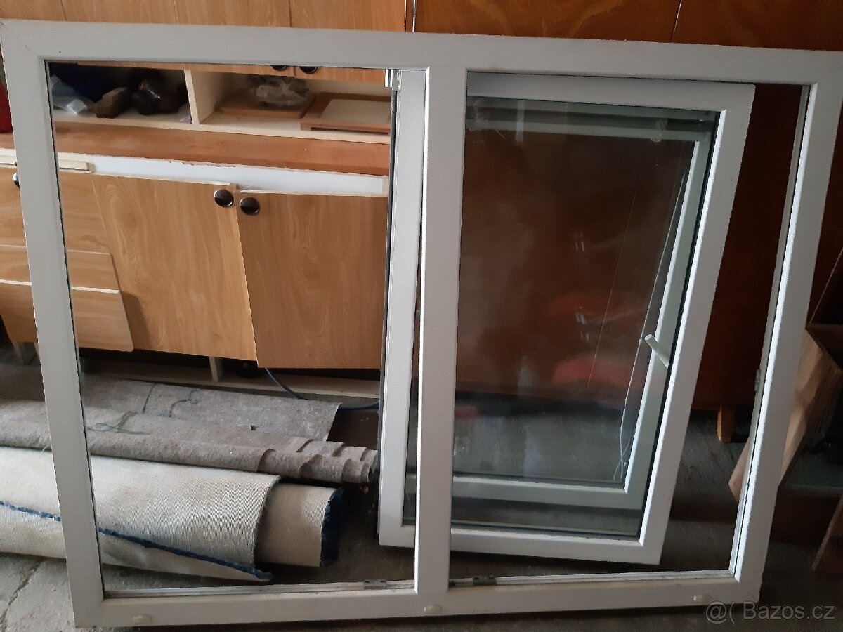 Prodám plastové okno
