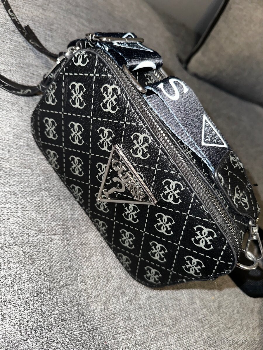 Malá crossbody kabelka