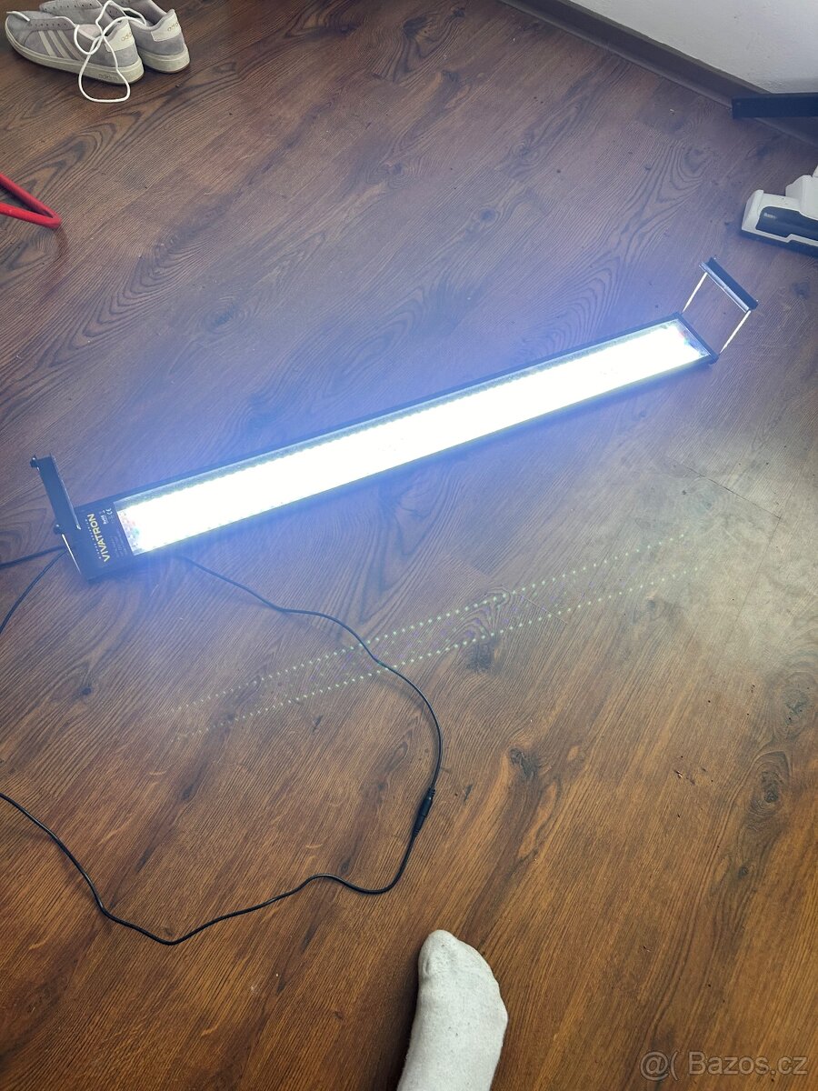 Světlo do akvária 100cm