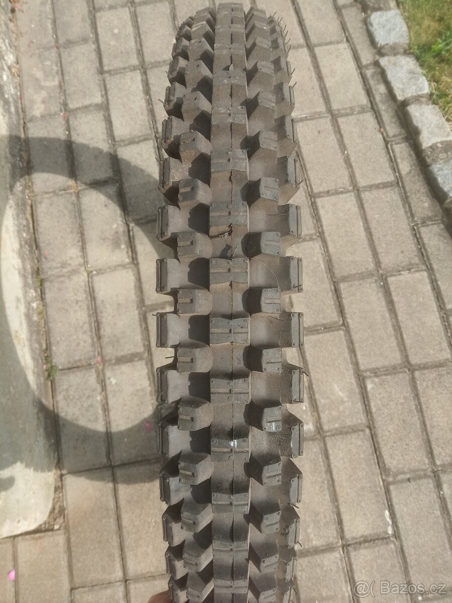 pneu na motokros