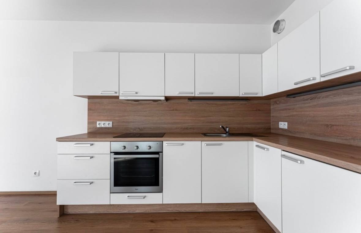 1-room apartment for rent · 32 m² · Praha 9 — 822 €/mo