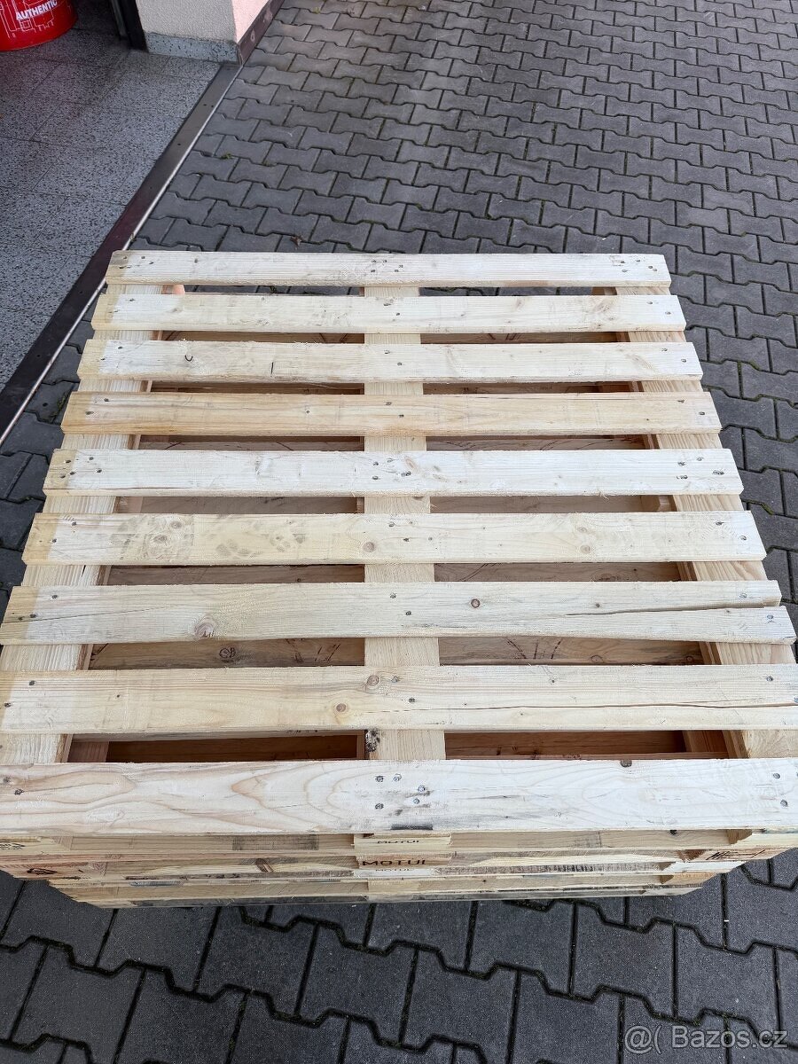 Palety bytelne pevne 120x120