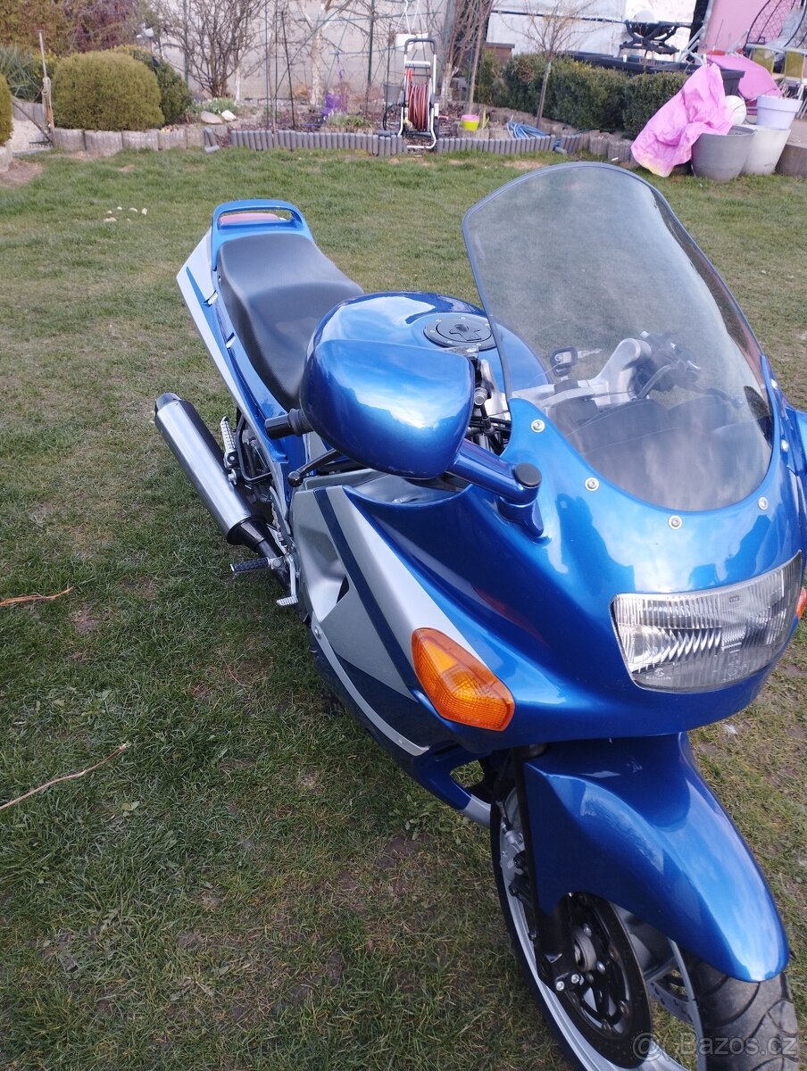 Kawasaki z600  Honda Elite