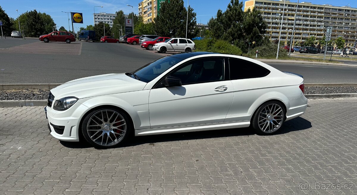 Mercedes C trieda Kupé C63 AMG performance coupe odp. DPH