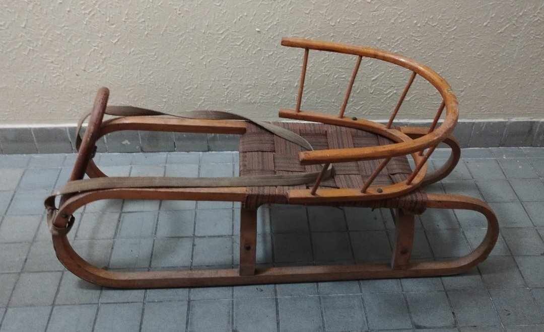 Staré dřevěné sáně.
