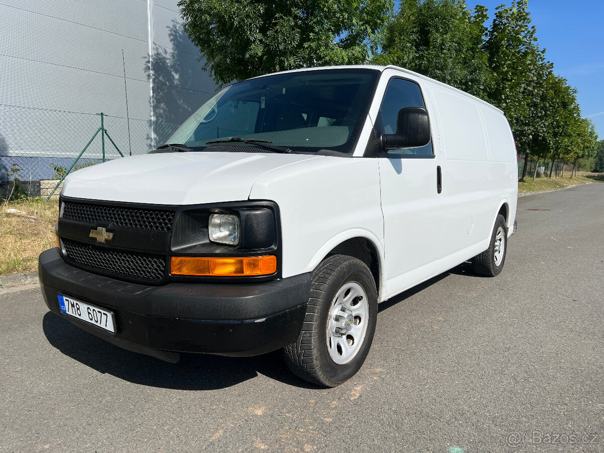 Chevrolet Express 4x4, rok 2013, 5.3 V8, 5 míst, 1.majitel