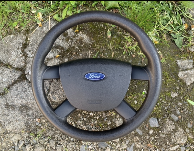Volant Ford focus 2 top stav