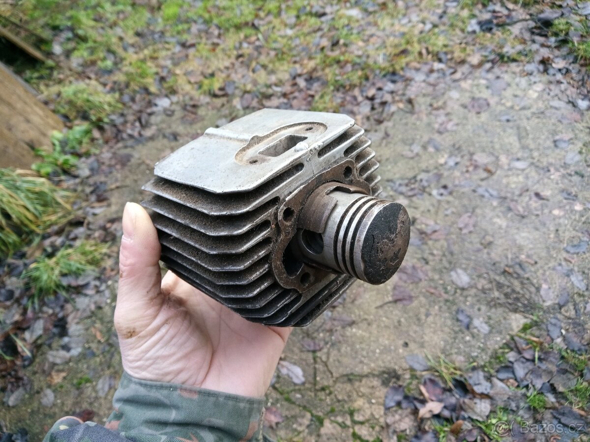 JAWA 50 PIONÝR/ VÁLEC S PÍSTEM