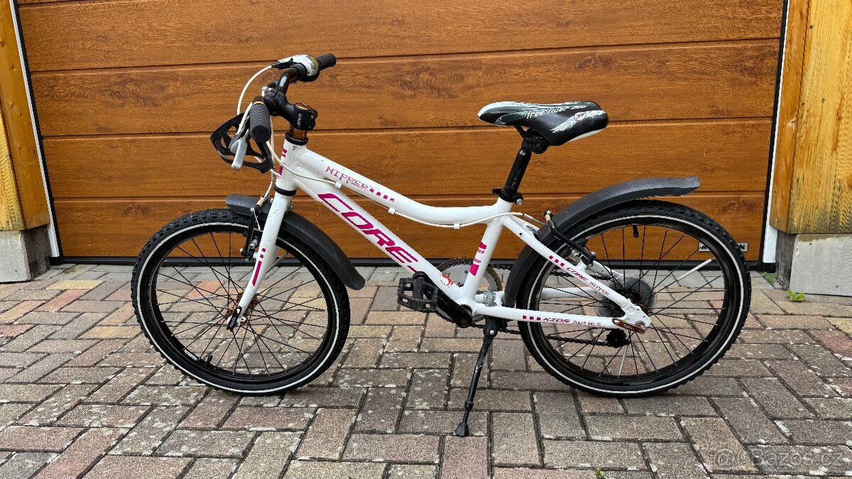 Core Nipper 20”, bílo-růžové, váha 9kg
