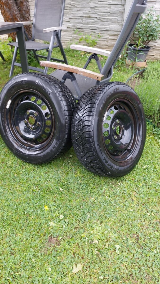 Sada plech. kol 15" + zimní pneu Pirelli (195/65)