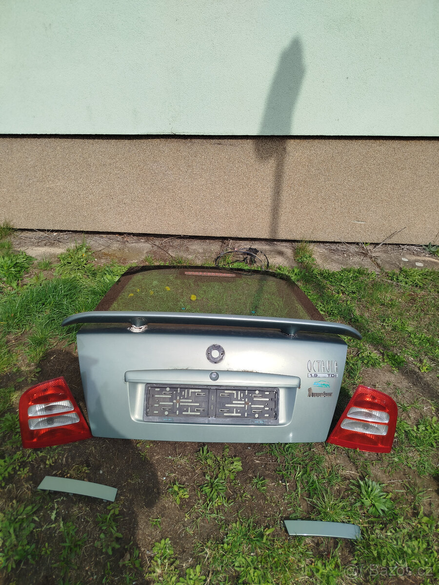 Páté dveře Škoda octavie 1 sedan