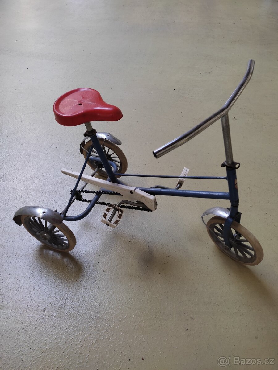 Retro tříkolka