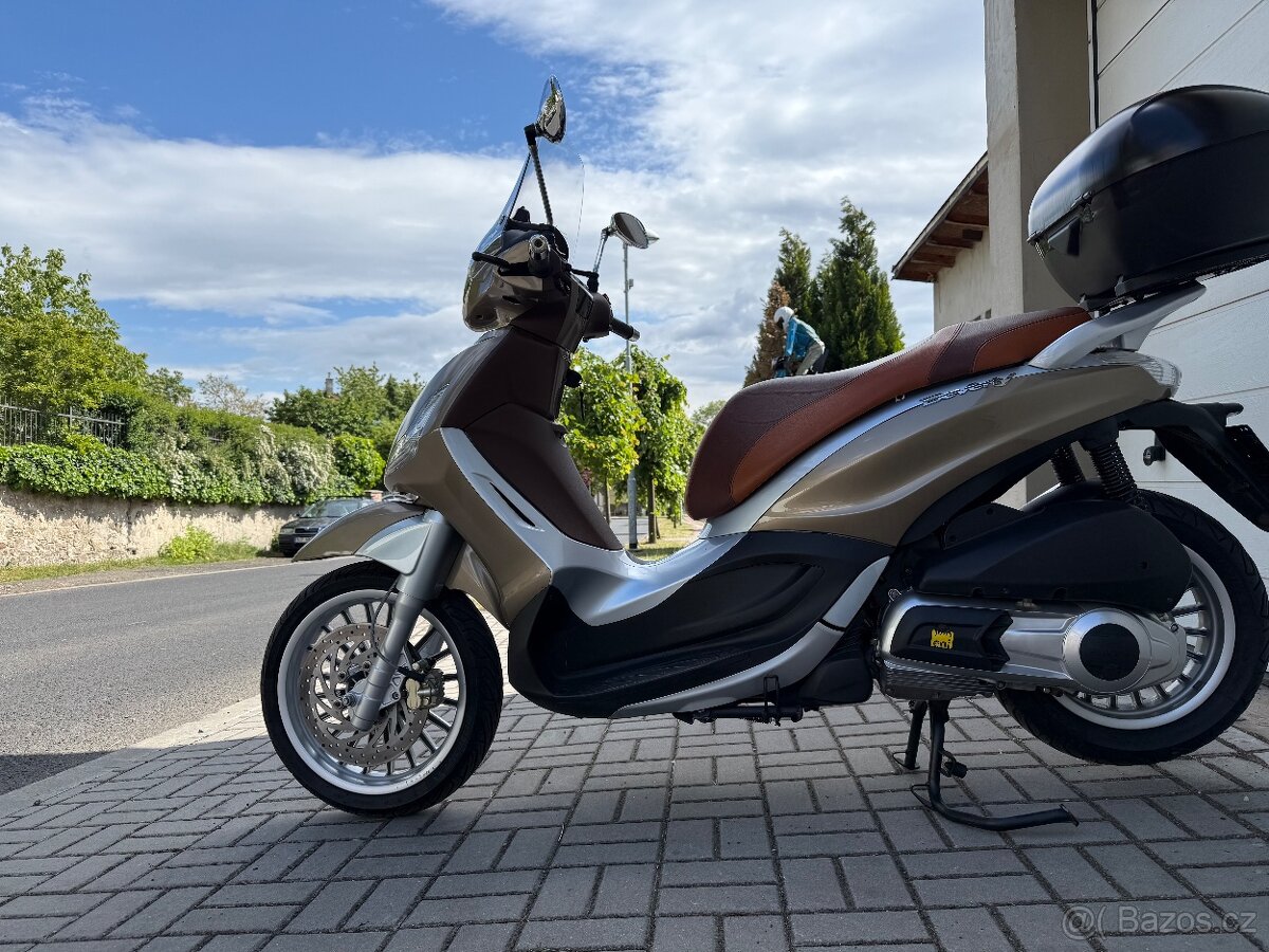 Piaggio Beverly 125 ie , Cz doklady, 2013, velice hezká