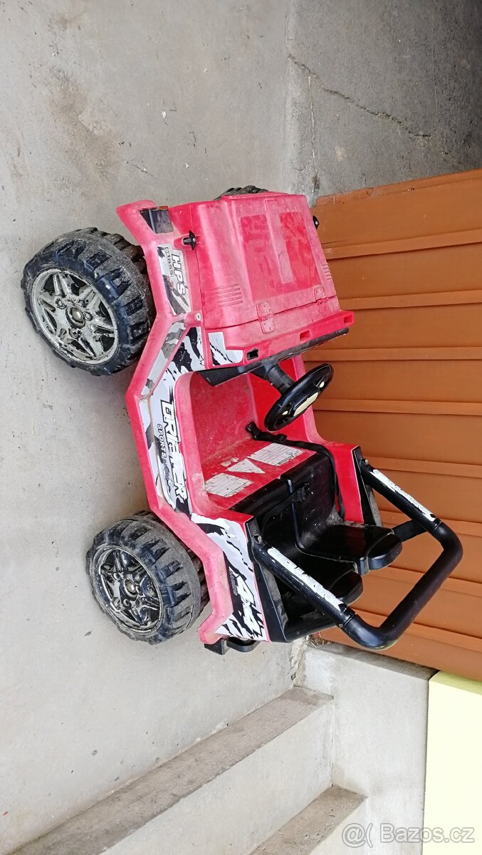 Detske dvoumotorove auticko