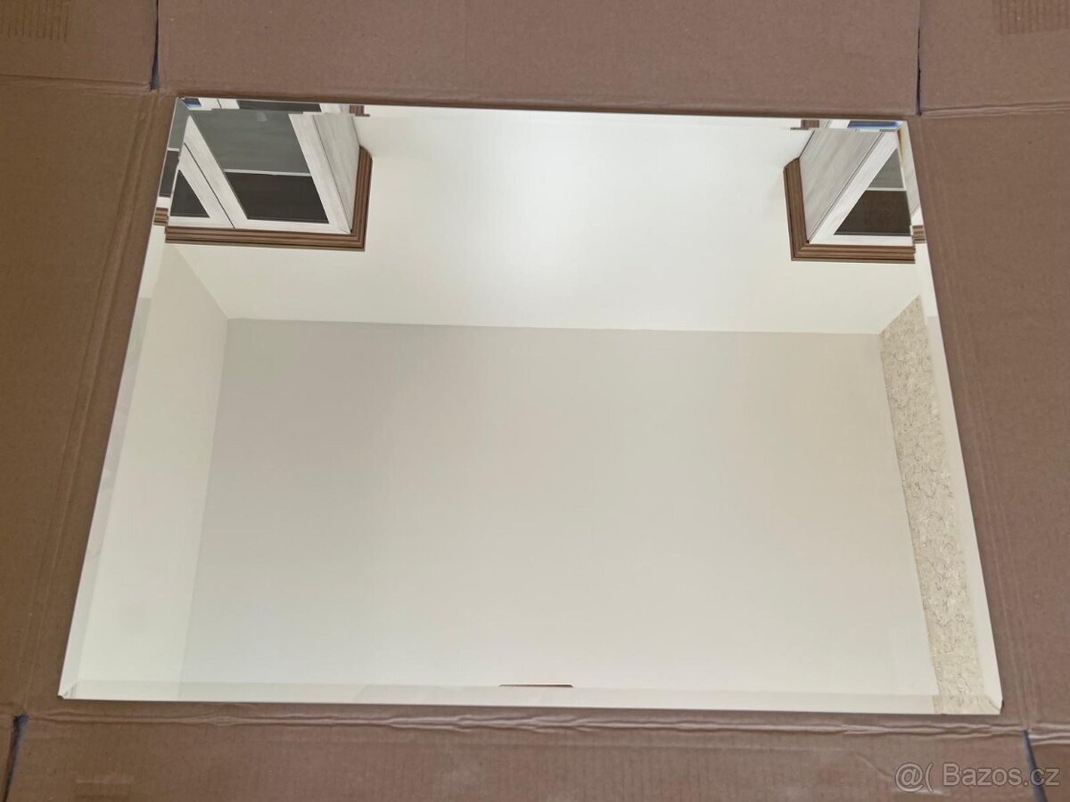 Nastenne zrcadlo 78cm x 60 cm