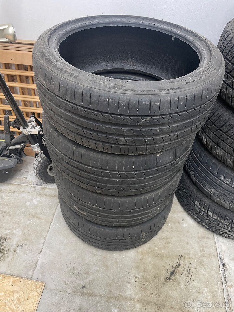 Prodám letní pneu Dunlop 215/40 R18