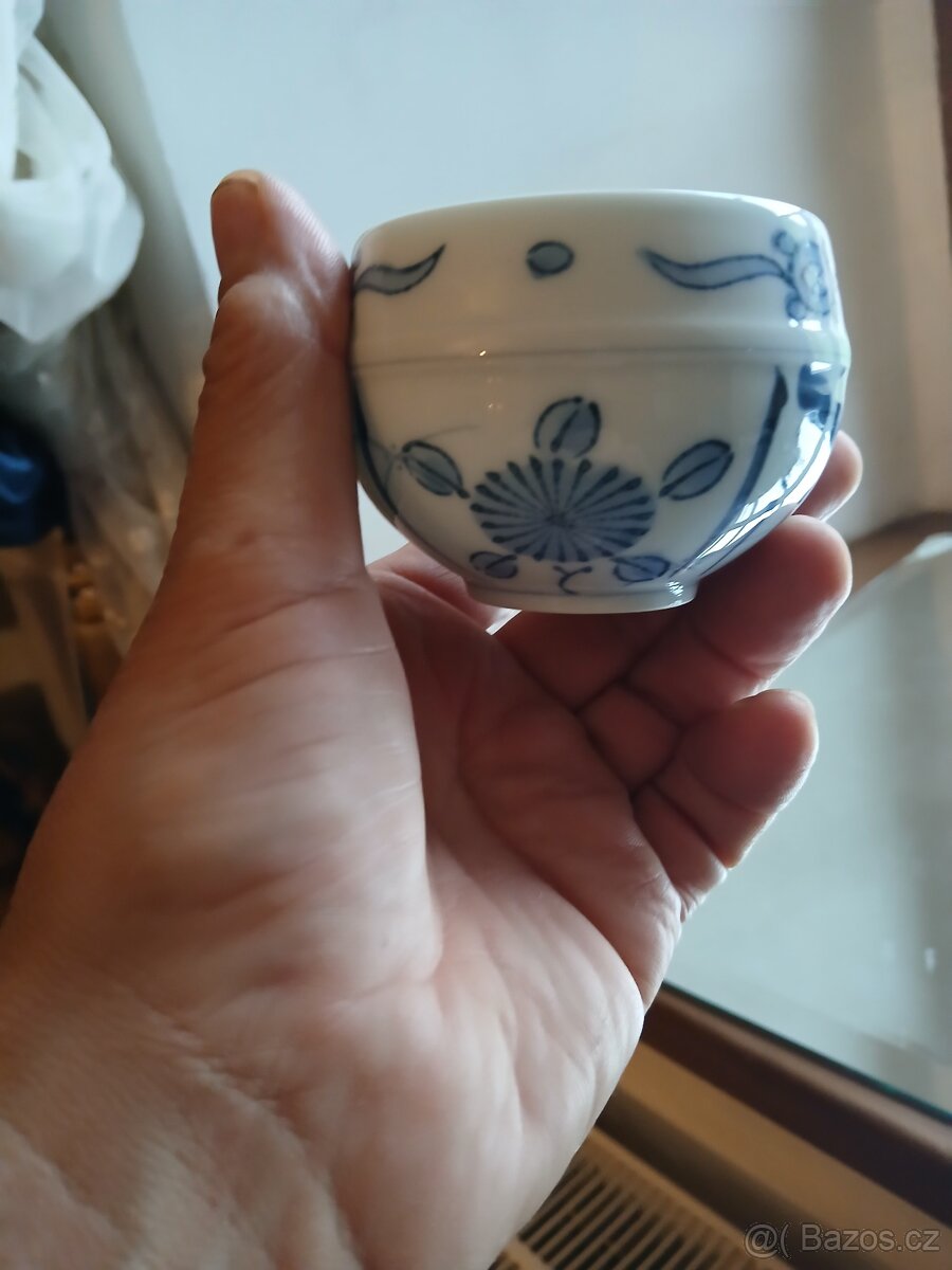 Prodám japonský exportní porcelán Imari. Tento porcelán byl