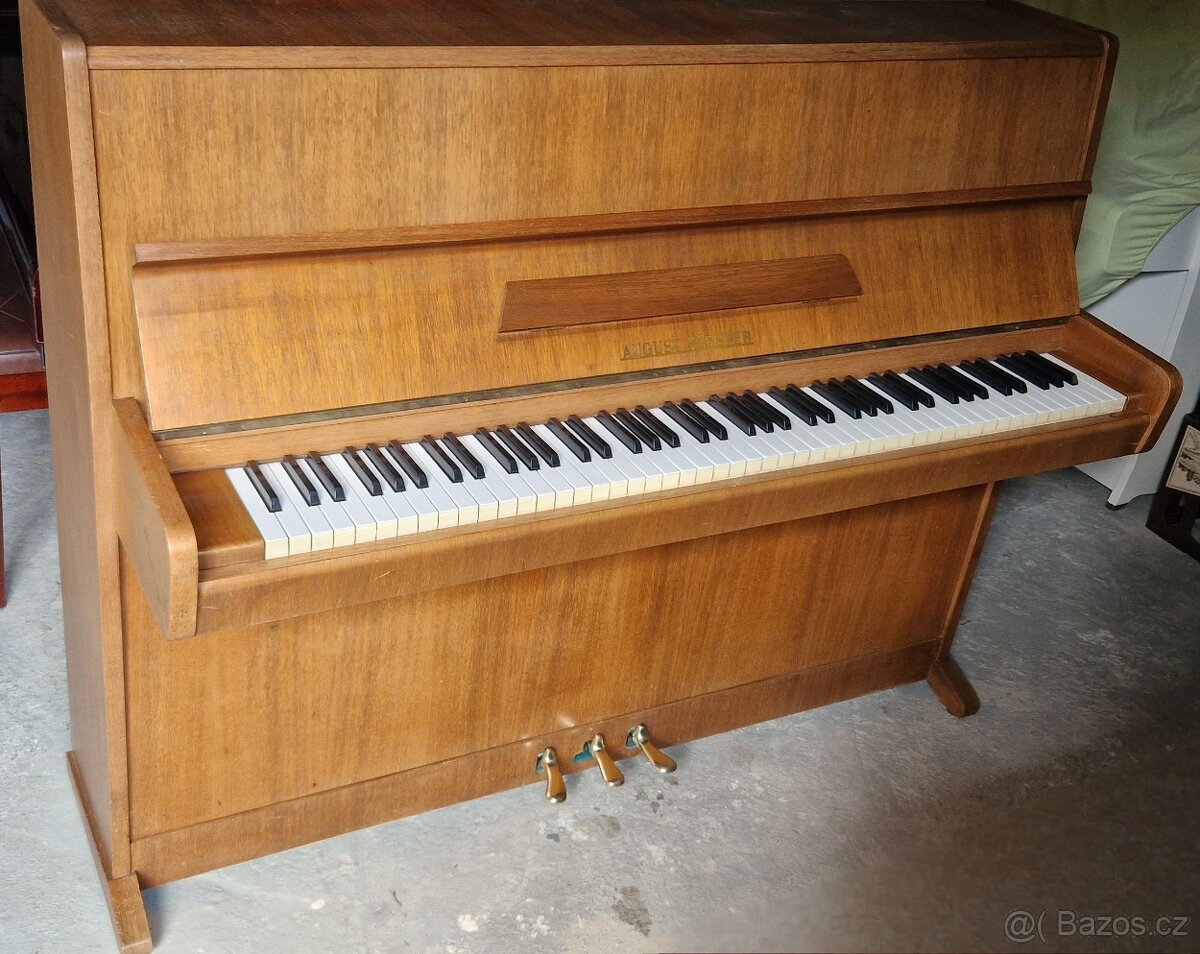 Piano August Förster 114 - Petrof - 3pedály se židlí