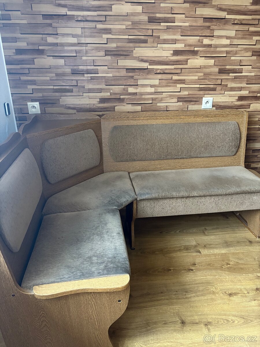Rohová lavice,stůl,židle