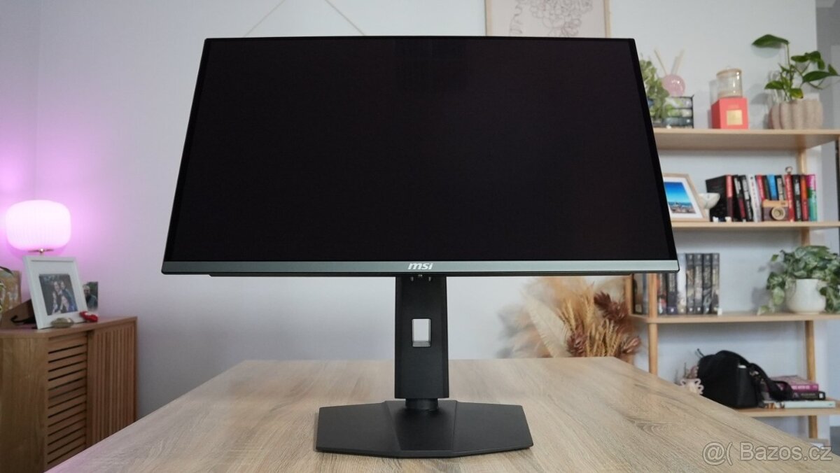 4K OLED 27" monitor MSI - výborný stav, záruka