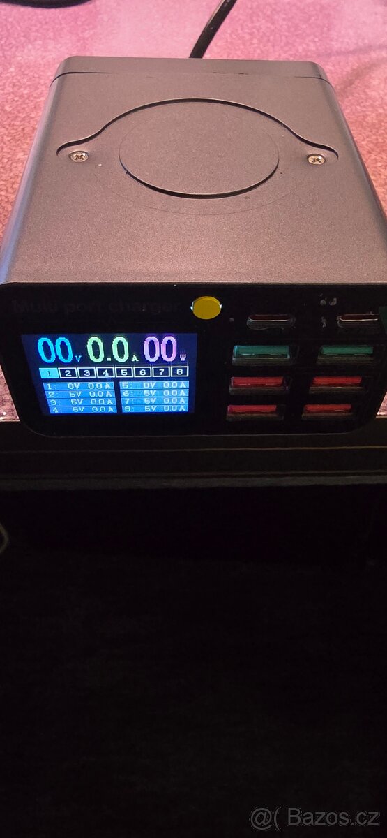 Nabíječky s bezdrátem USB-A/C,rozmontované,funkční