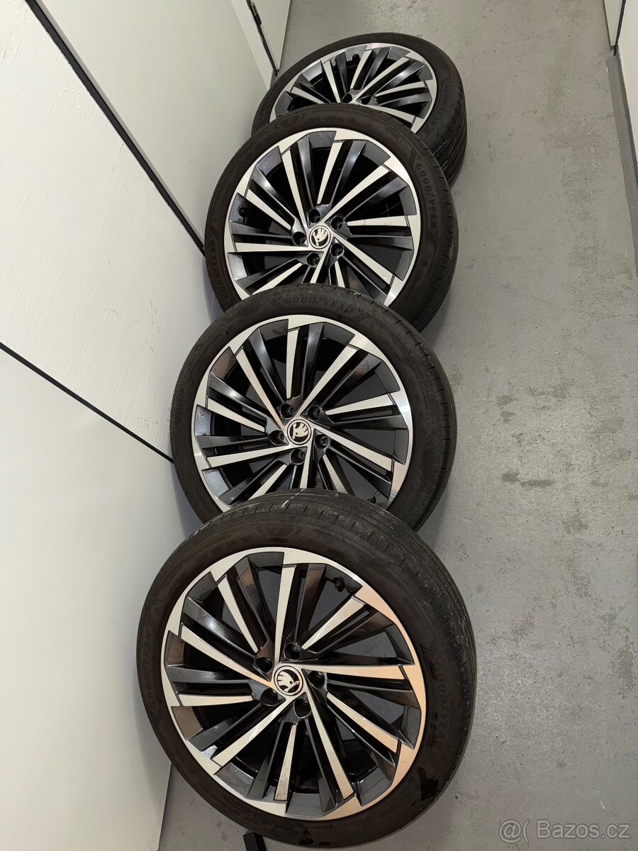Prodám kompletní sadu letních kol pro Škoda superb