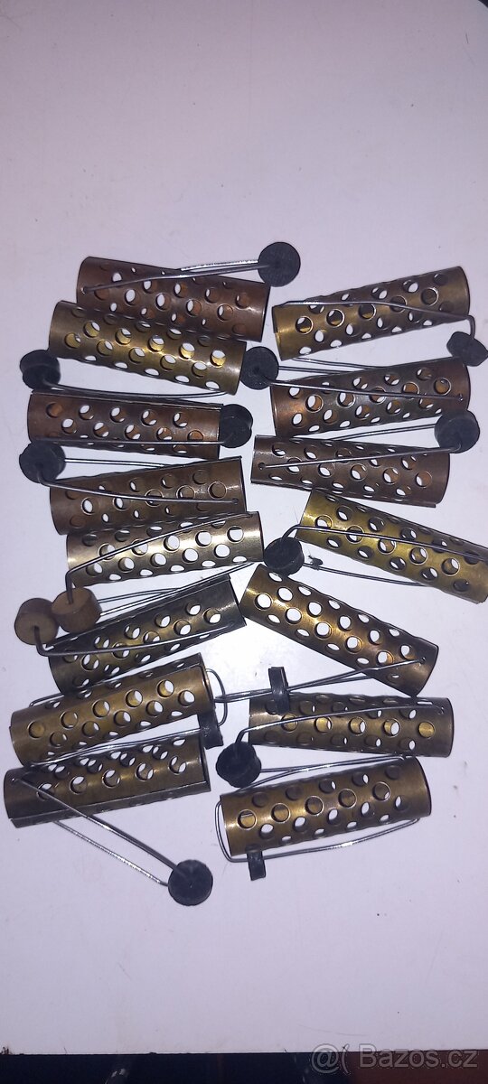 Retro na natáčky na vlasy a kulma