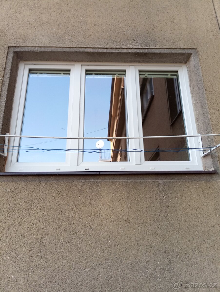 Tídílná plastová okna