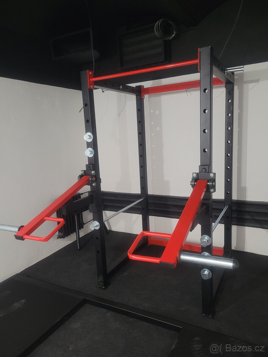 Posilovací klec, half rack, stojan kotouče