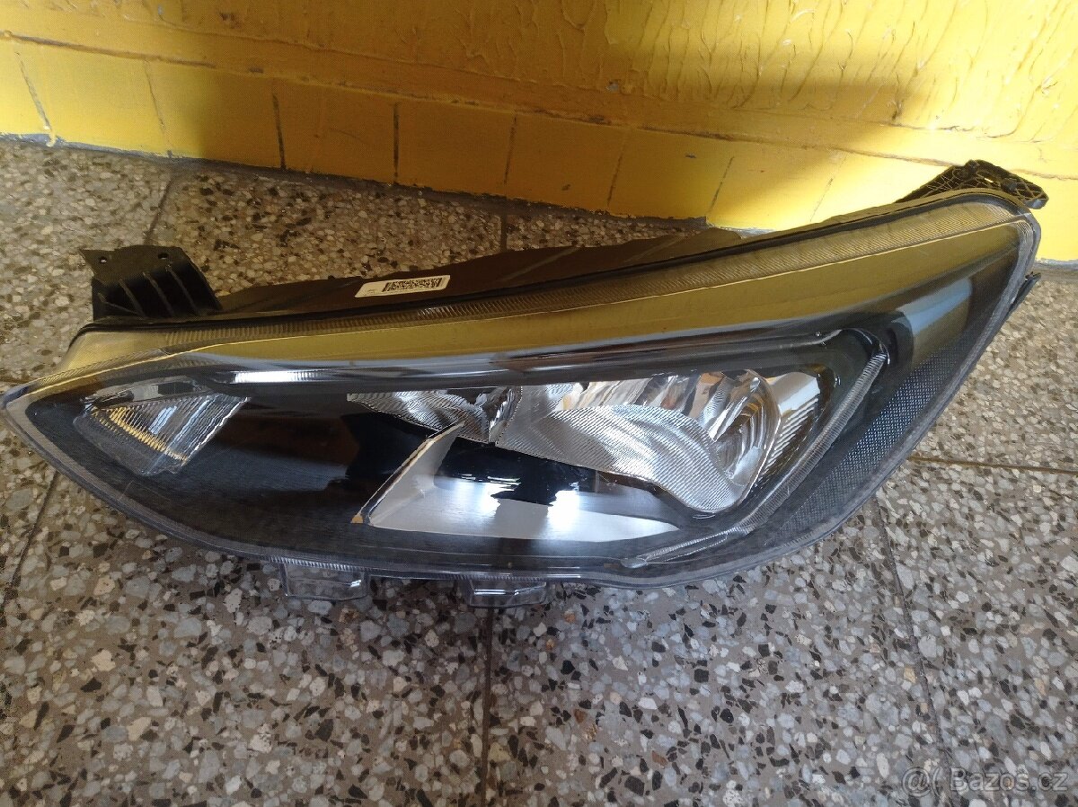 Světla ford focus mk4 2019