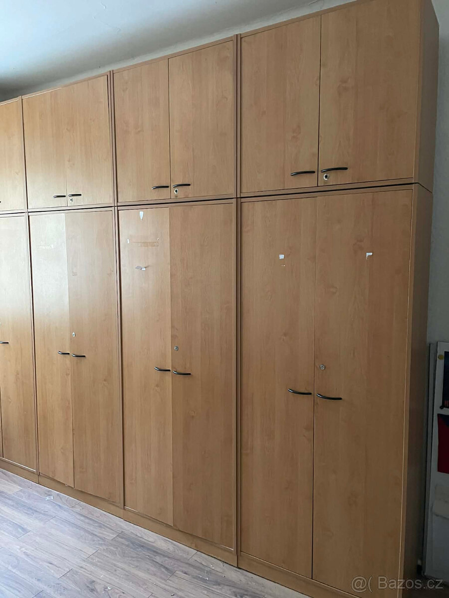 Kancelářské skříně s nástavcem