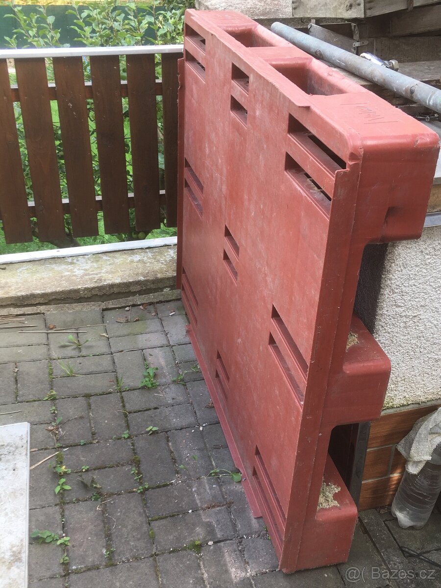 plastové palety hladké