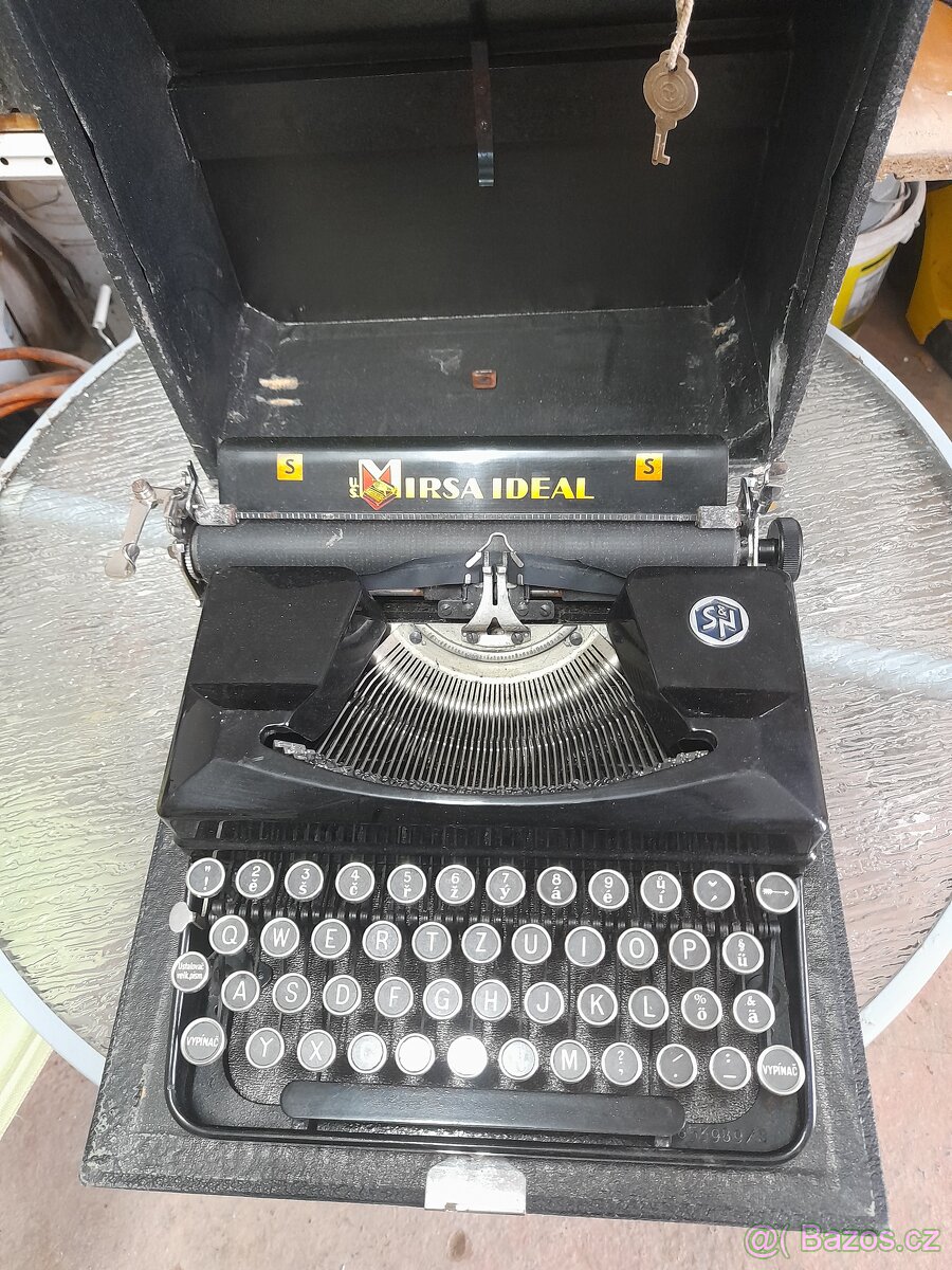 Psací stroj