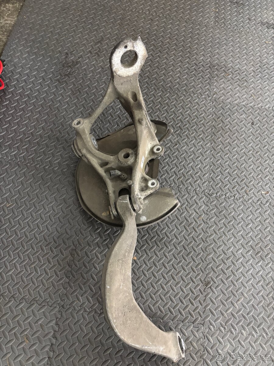 Audi A6 C7 4G těhlice