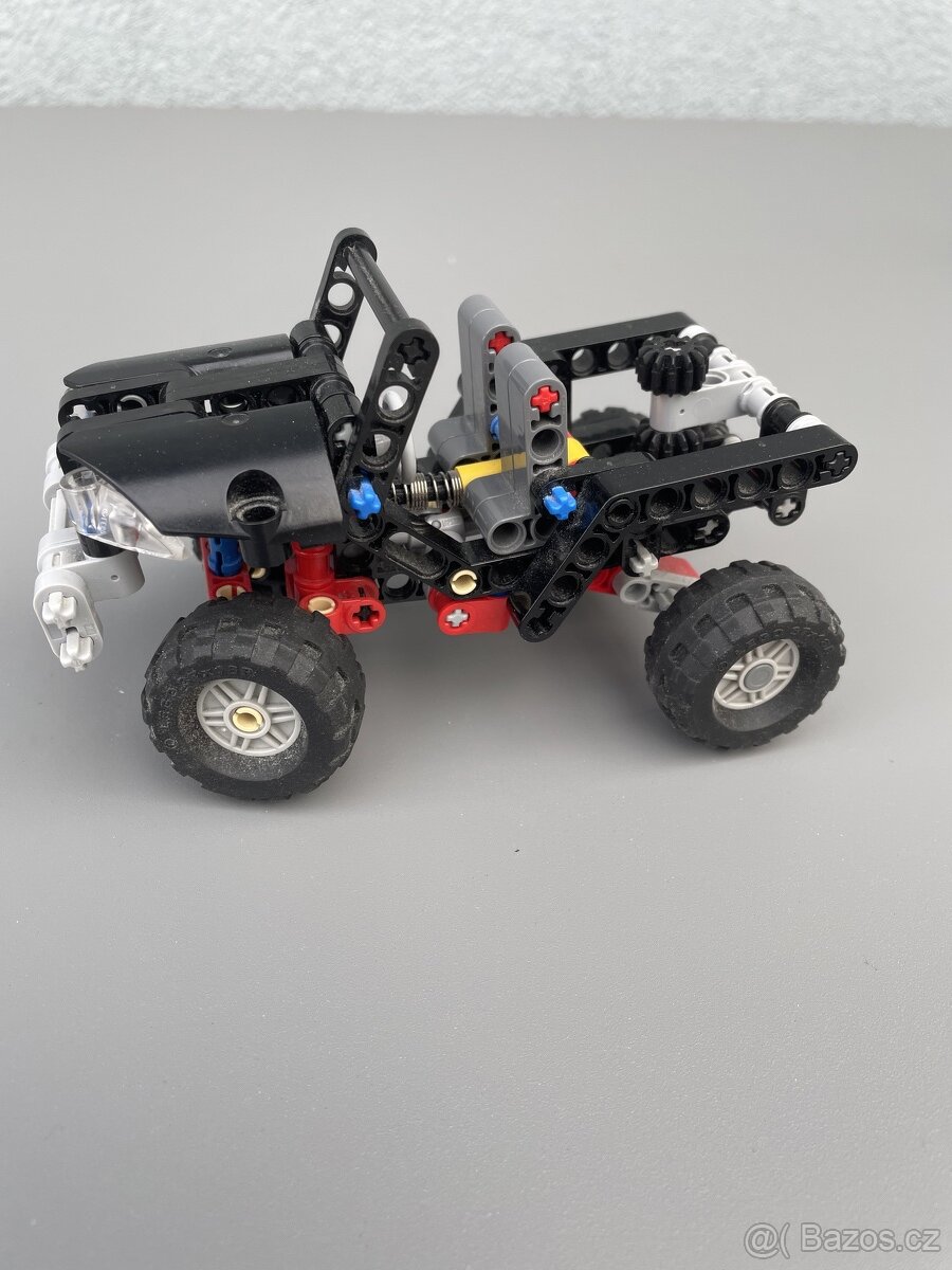 LEGO Technic - černé terénní vozidlo