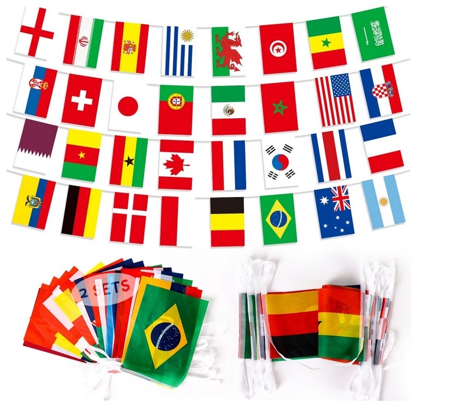 2 sady vlajek 32 zemí MS fotbal 2022