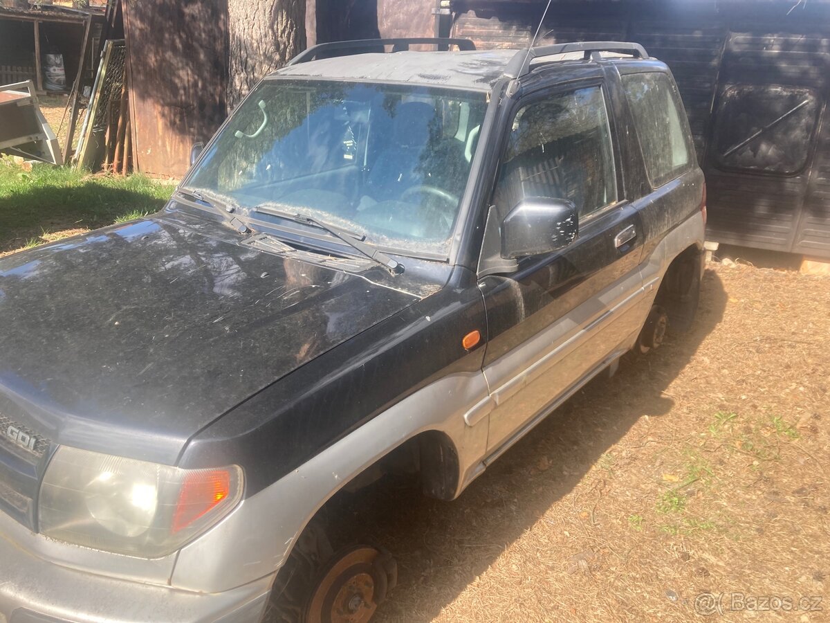 Mitsubishi pajero pinin