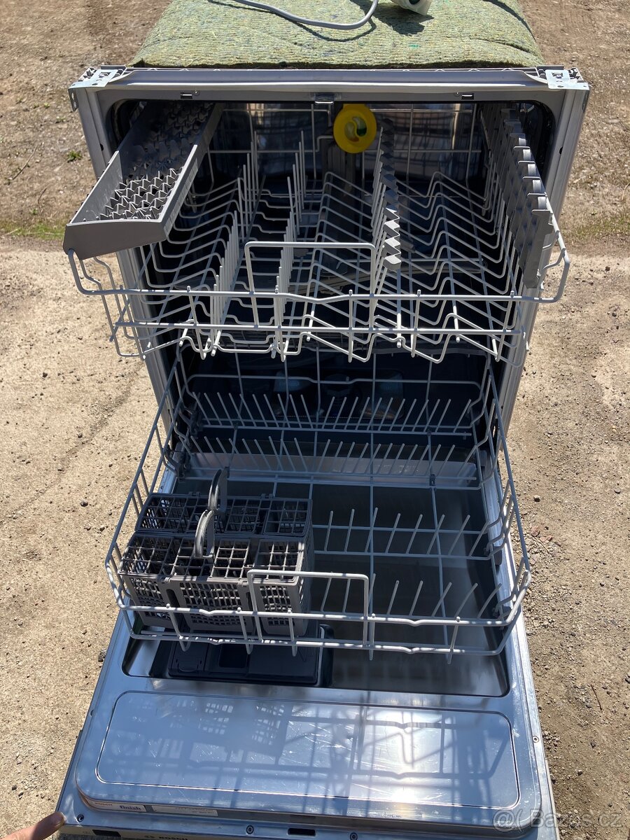 Vestavná myčka BOSCH 60cm