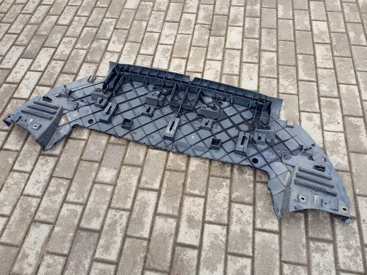 Spodní kryt nárazníku Peugeot 5008
