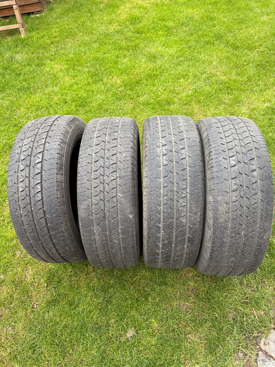 Prodám letní pneu Barum Vanis 2 215/65 R16 C